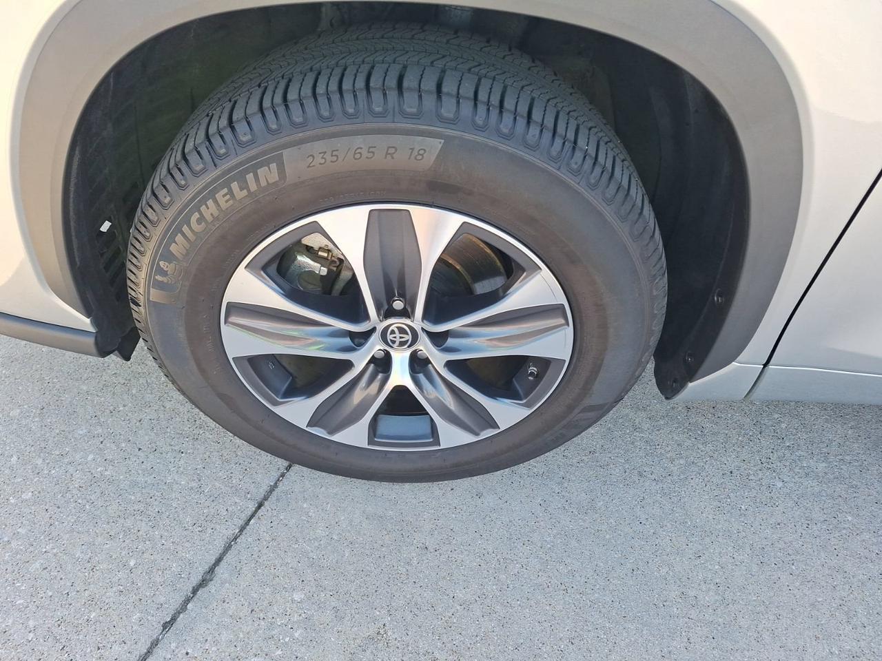2021 Toyota Highlander XLE Hurst TX