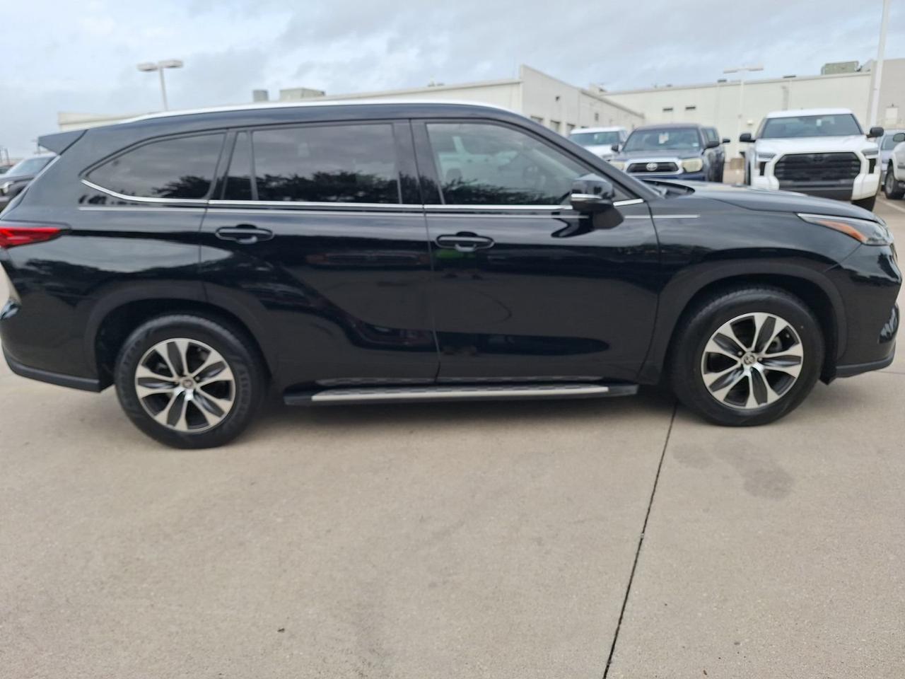 2021 Toyota Highlander XLE Hurst TX