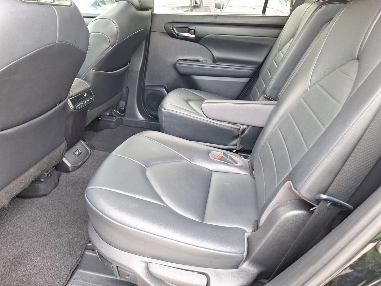 2021 Toyota Highlander XLE Hurst TX