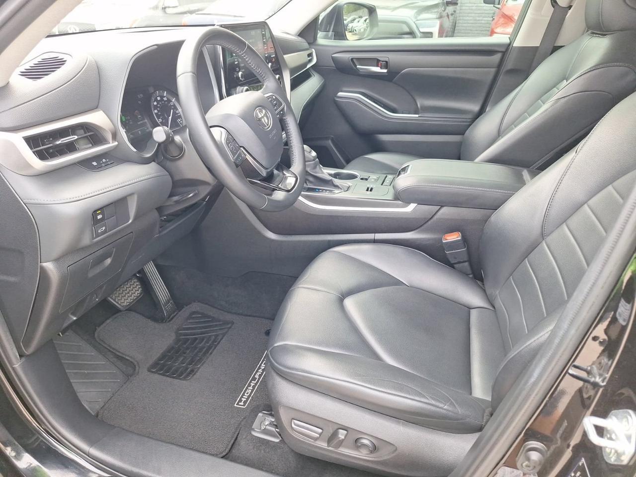 2021 Toyota Highlander XLE Hurst TX