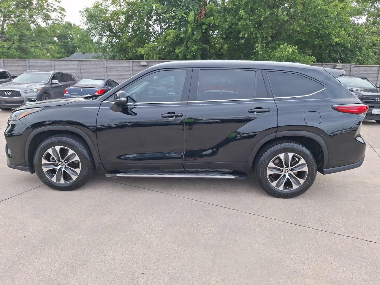 2021 Toyota Highlander XLE Hurst TX