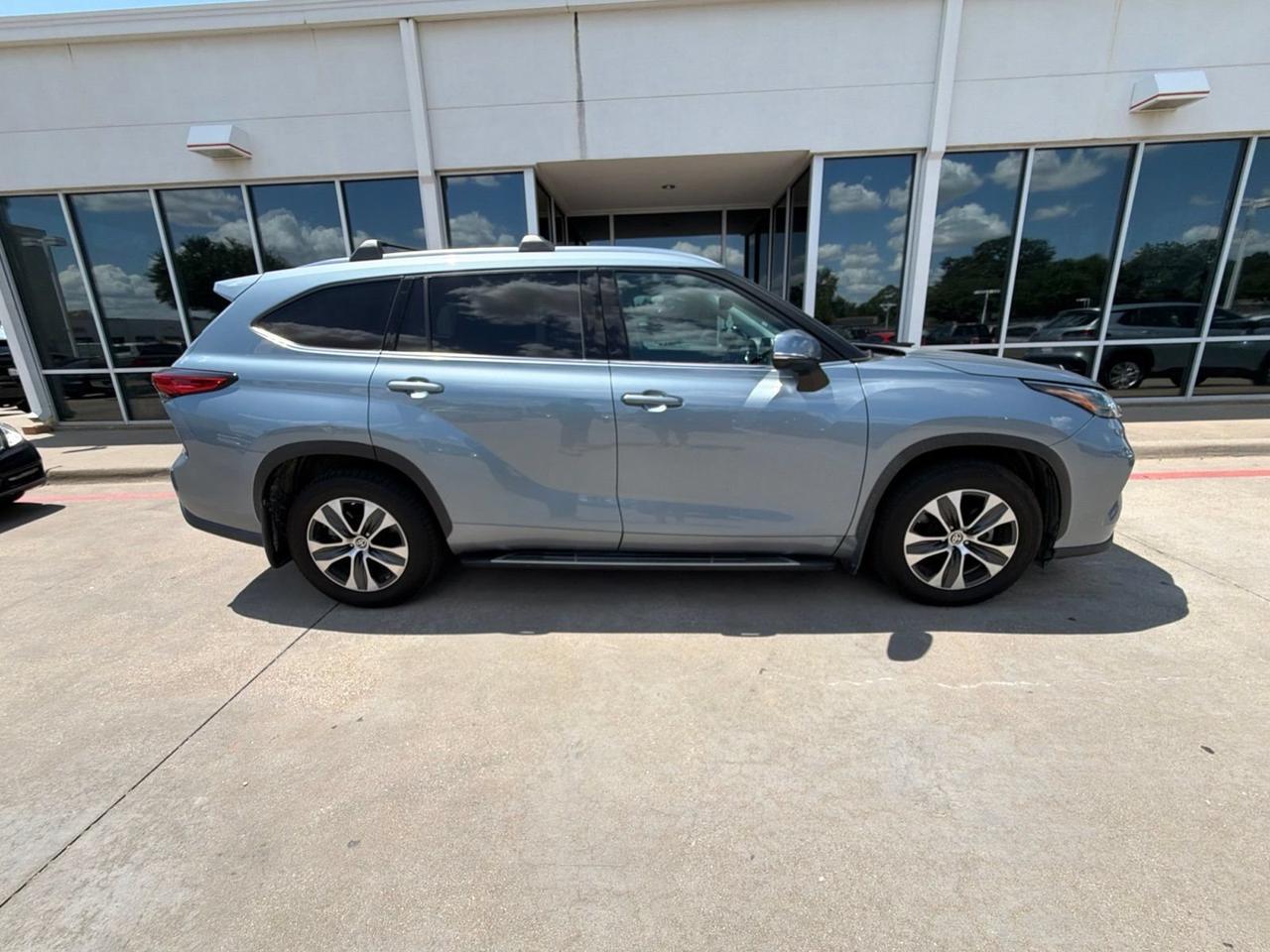 2021 Toyota Highlander XLE Hurst TX