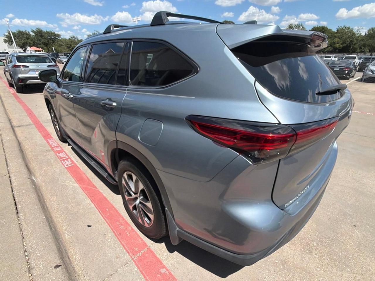 2021 Toyota Highlander XLE Hurst TX