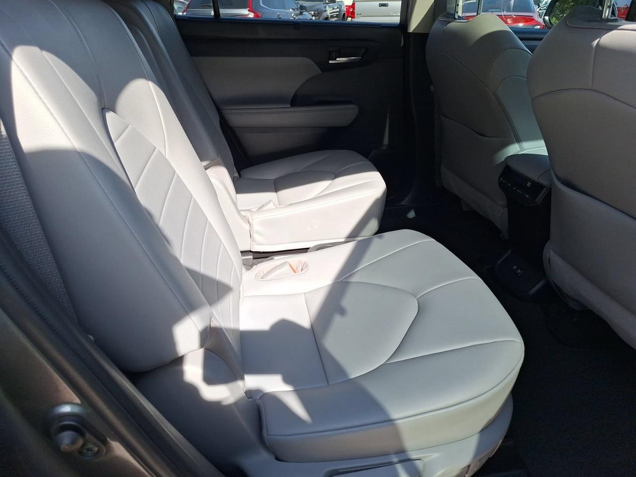 2021 Toyota Highlander XLE Hurst TX