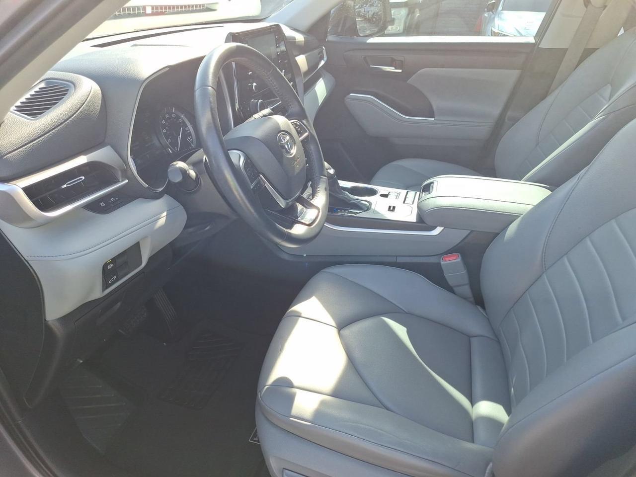 2021 Toyota Highlander XLE Hurst TX
