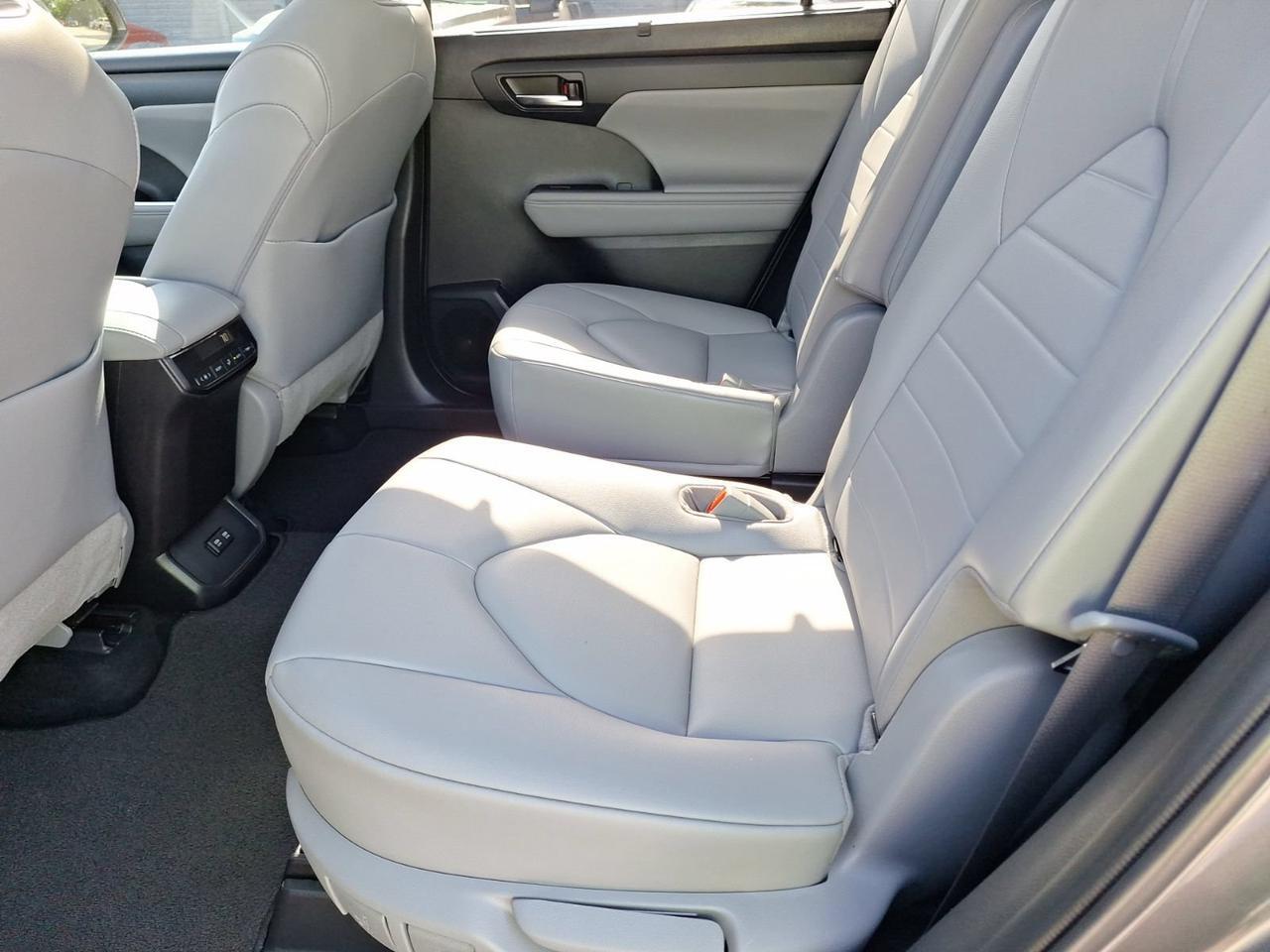 2021 Toyota Highlander XLE Hurst TX