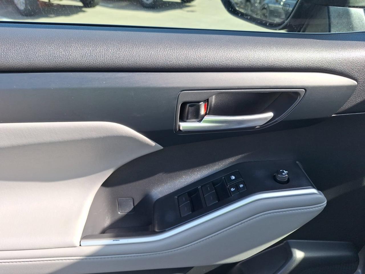 2021 Toyota Highlander XLE Hurst TX