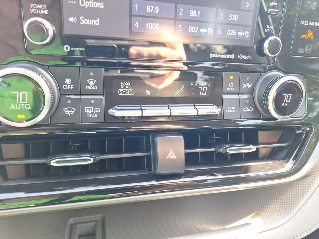 2021 Toyota Highlander XLE Hurst TX