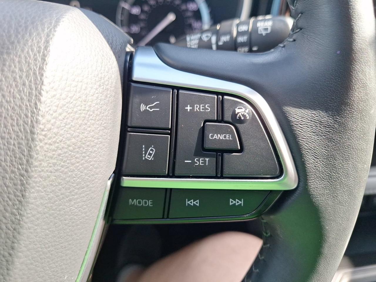 2021 Toyota Highlander XLE Hurst TX