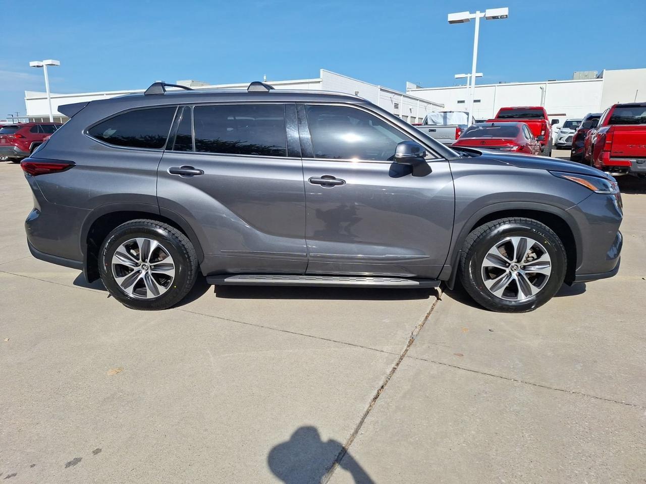 2021 Toyota Highlander XLE Hurst TX