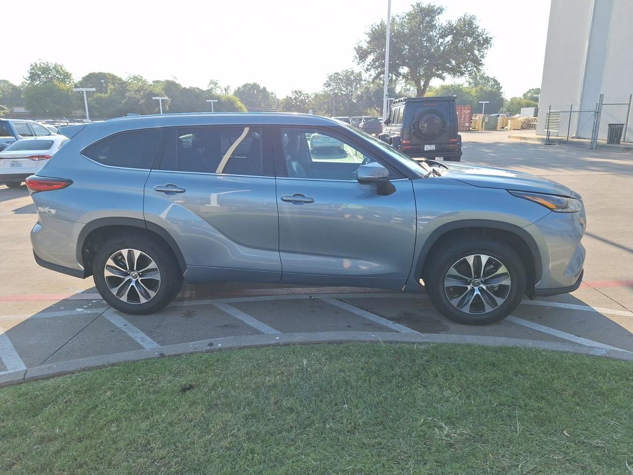 2021 Toyota Highlander XLE Hurst TX