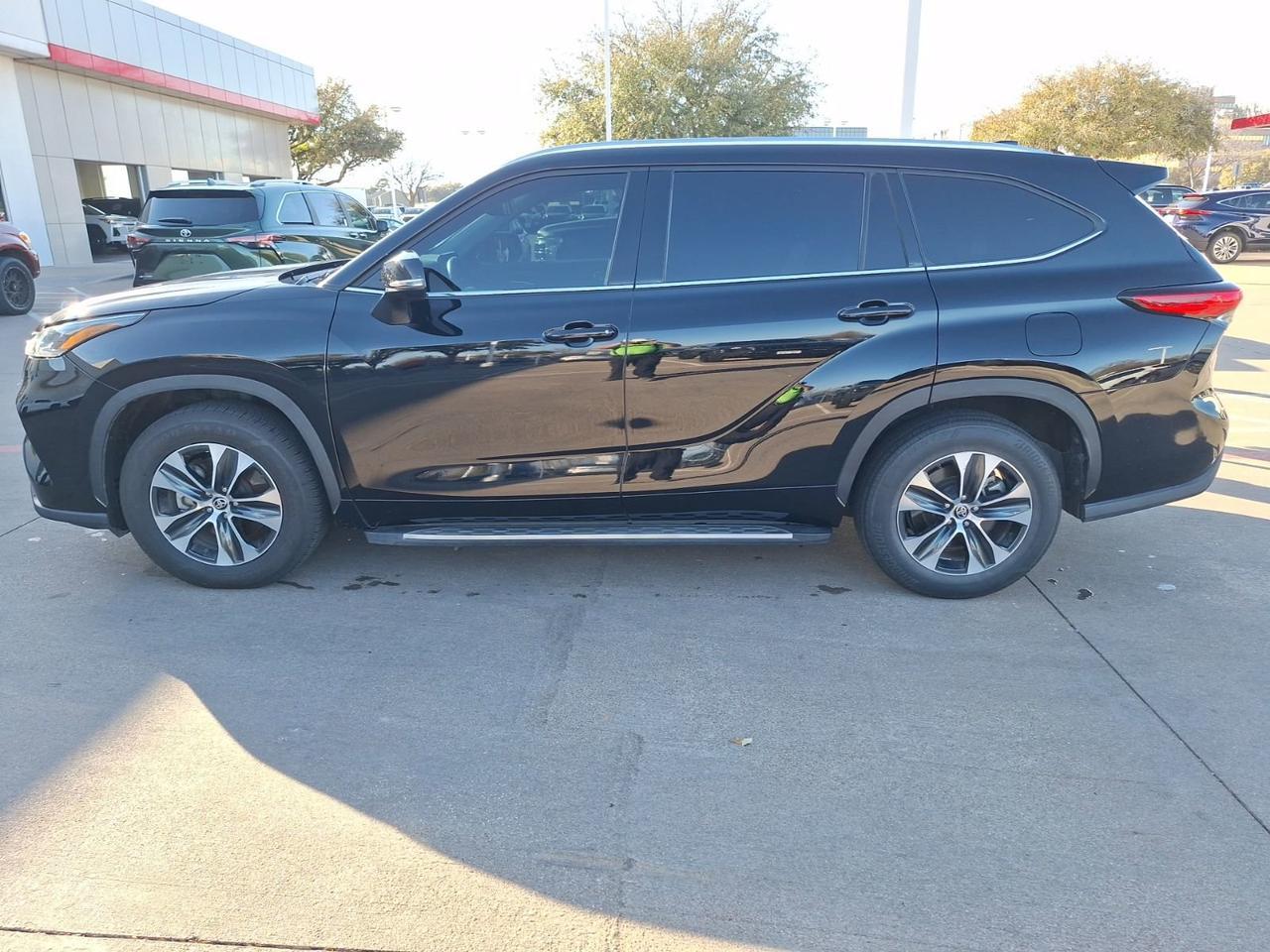 2021 Toyota Highlander XLE Hurst TX
