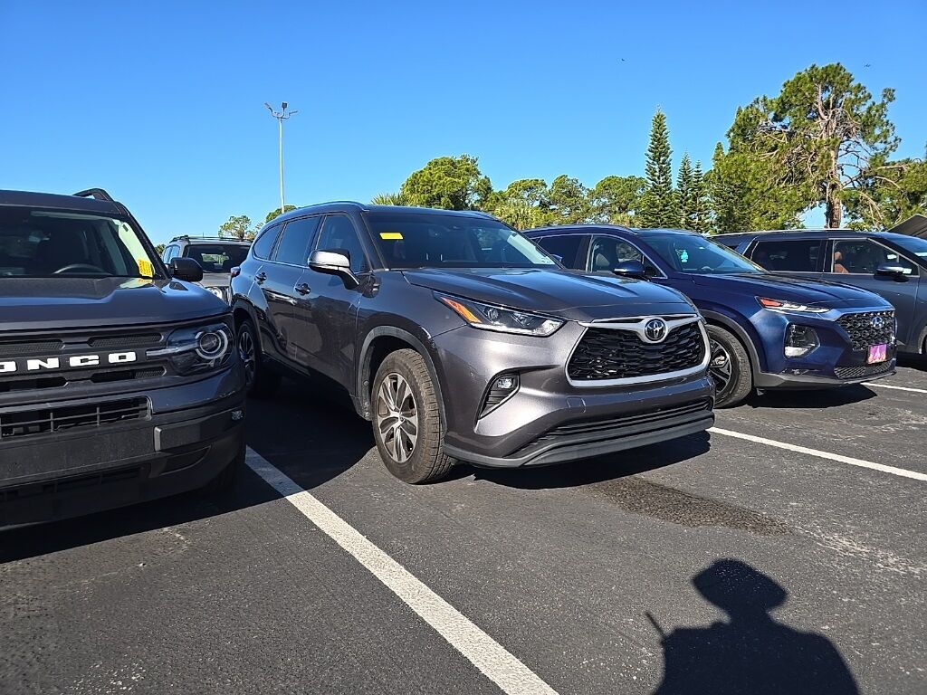 2021 Toyota Highlander XLE Oshkosh WI