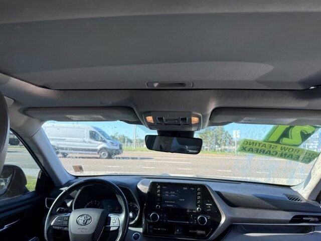 2021 Toyota Highlander XLE - Photo 16