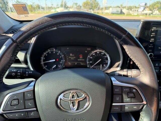 2021 Toyota Highlander XLE - Photo 23