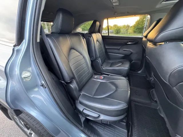 2021 Toyota Highlander XLE Sport Utility 4D Cincinnati OH