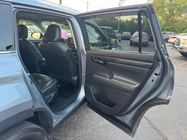 2021 Toyota Highlander XLE Sport Utility 4D Cincinnati OH