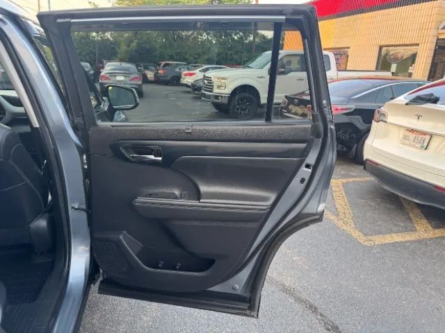 2021 Toyota Highlander XLE Sport Utility 4D Cincinnati OH