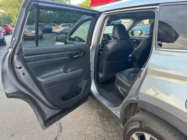 2021 Toyota Highlander XLE Sport Utility 4D Cincinnati OH