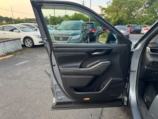 2021 Toyota Highlander XLE Sport Utility 4D Cincinnati OH