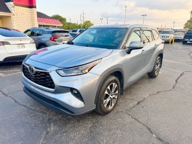 2021 Toyota Highlander XLE Sport Utility 4D Cincinnati OH