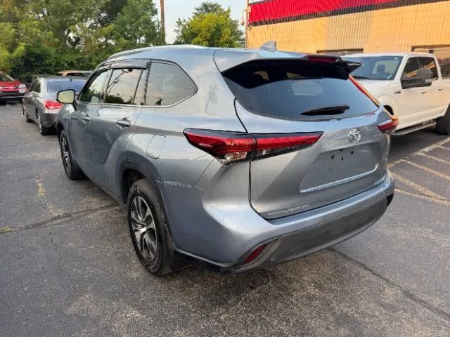 2021 Toyota Highlander XLE Sport Utility 4D Cincinnati OH