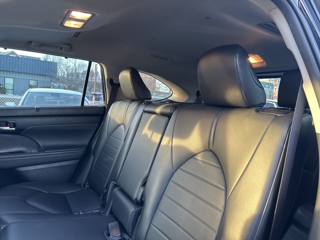 2021 Toyota Highlander XLE Worcester MA