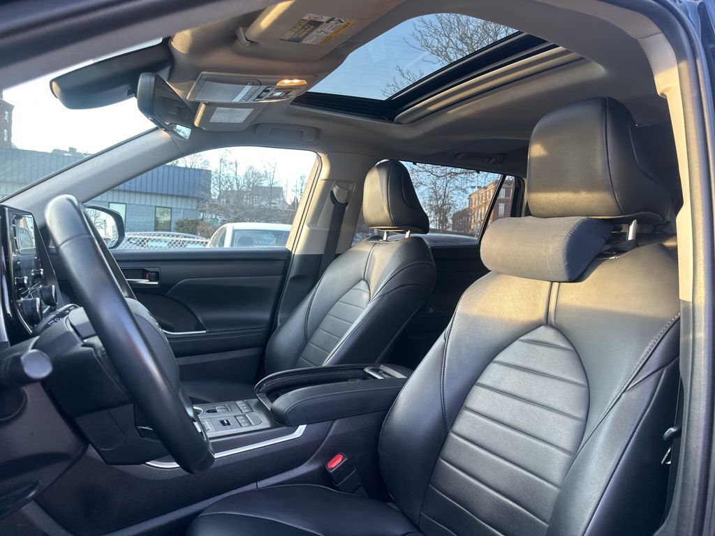 2021 Toyota Highlander XLE Worcester MA