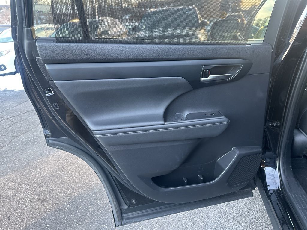 2021 Toyota Highlander XLE Worcester MA