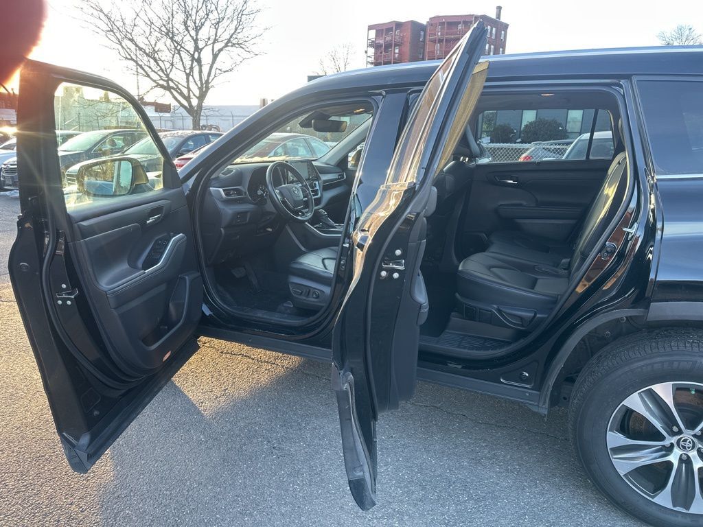 2021 Toyota Highlander XLE Worcester MA