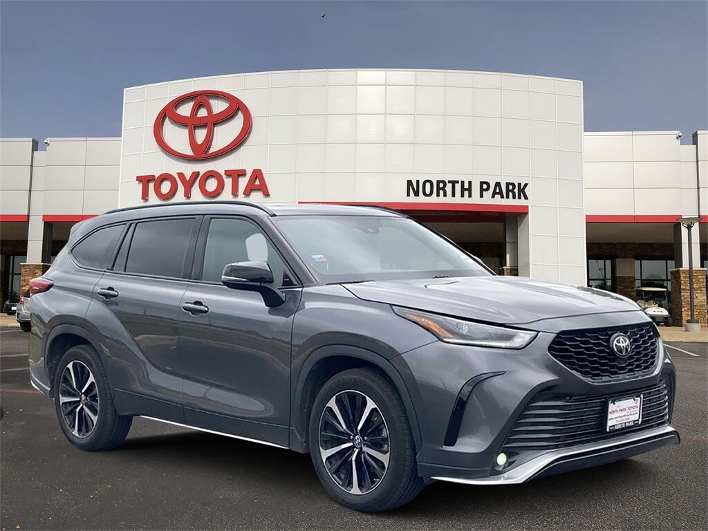 Used 2021 Toyota Highlander XSE in San Antonio TX