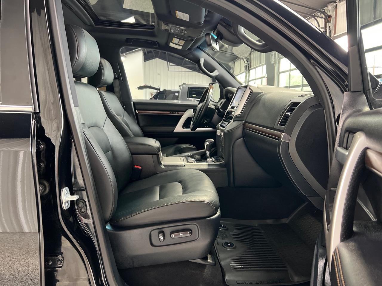 2021 Toyota Land Cruiser Heritage Edition, 3rd Row Seating, King Shock Lift, Total Chaos UCAs, Slee Offroad Sliders, Only 24k Miles Houston TX