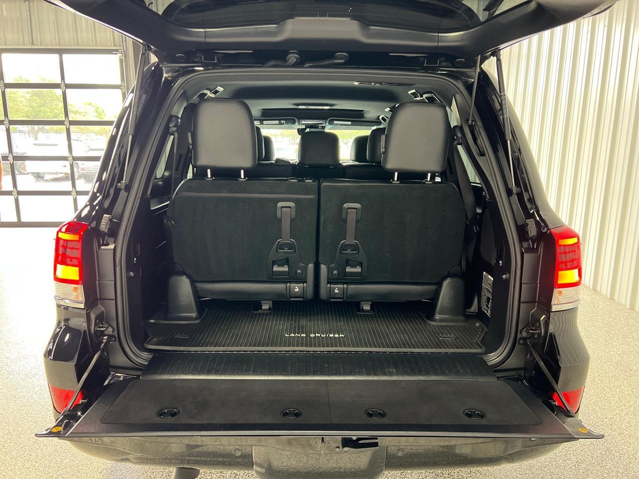 2021 Toyota Land Cruiser Heritage Edition, 3rd Row Seating, King Shock Lift, Total Chaos UCAs, Slee Offroad Sliders, Only 24k Miles Houston TX