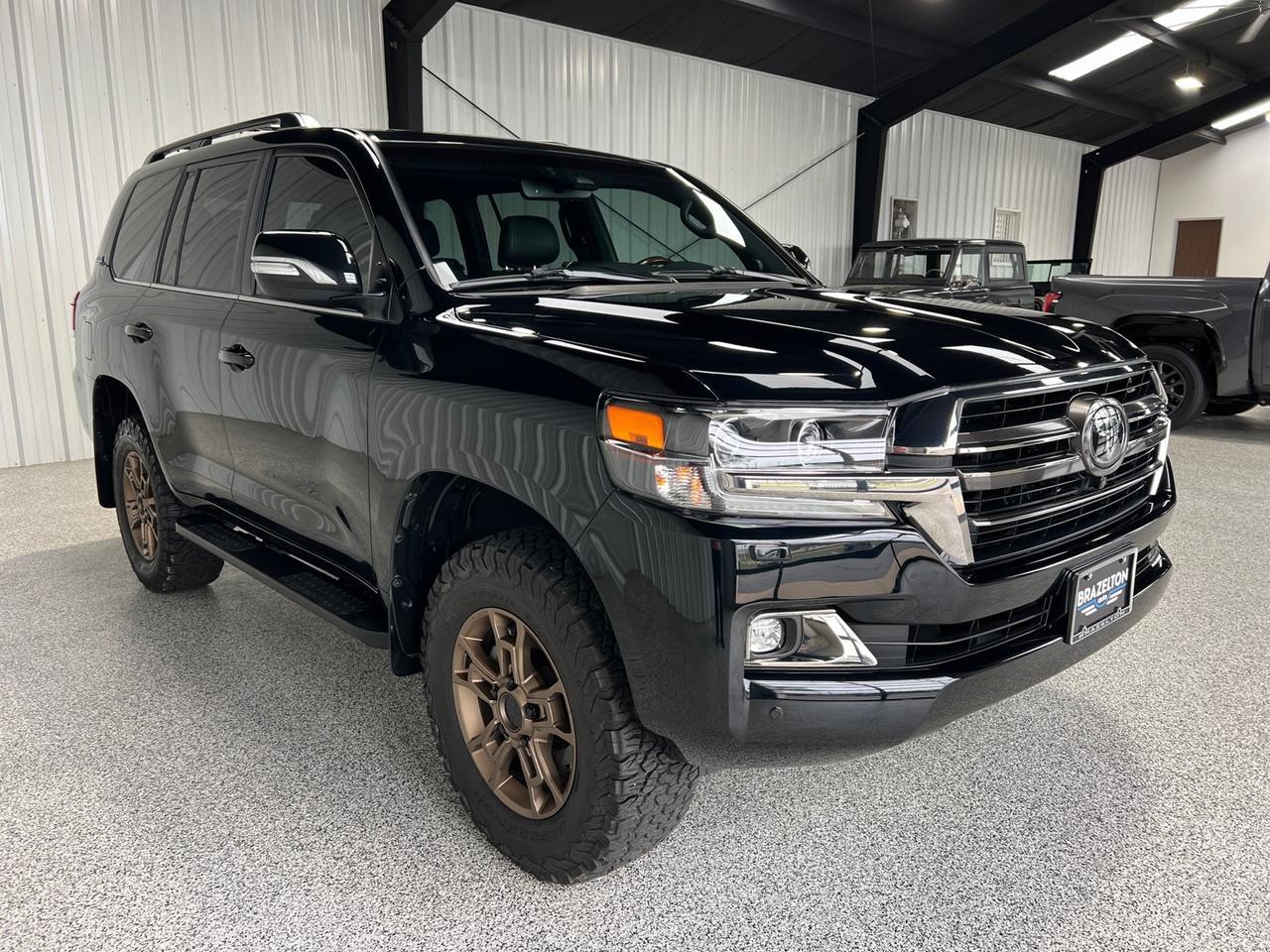 2021 Toyota Land Cruiser Heritage Edition, 3rd Row Seating, King Shock Lift, Total Chaos UCAs, Slee Offroad Sliders, Only 24k Miles Houston TX