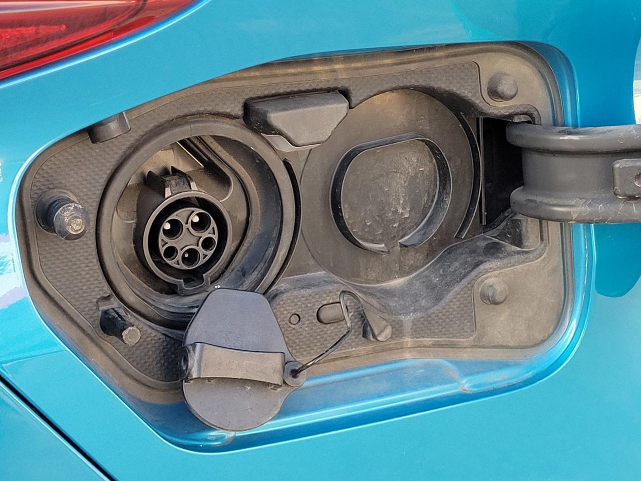 2021 Toyota PRIUS PRIME LIMITED Vacaville CA