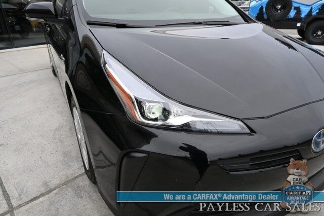 2021 Toyota Prius L Eco Hybrid / Power Mirrors, Windows & Locks / Forward Collision & Lane Departure Alert / Bluetooth / Backup Camera / Cruise Control / Keyless Entry & Start / LED Headlights / 58 MPG / 1-Owner Anchorage AK