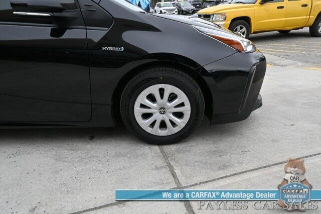 2021 Toyota Prius L Eco Hybrid / Power Mirrors, Windows & Locks / Forward Collision & Lane Departure Alert / Bluetooth / Backup Camera / Cruise Control / Keyless Entry & Start / LED Headlights / 58 MPG / 1-Owner Anchorage AK