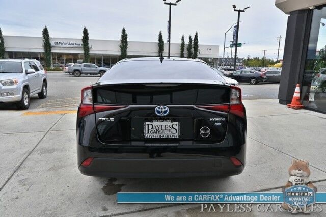 2021 Toyota Prius L Eco Hybrid / Power Mirrors, Windows & Locks / Forward Collision & Lane Departure Alert / Bluetooth / Backup Camera / Cruise Control / Keyless Entry & Start / LED Headlights / 58 MPG / 1-Owner Anchorage AK