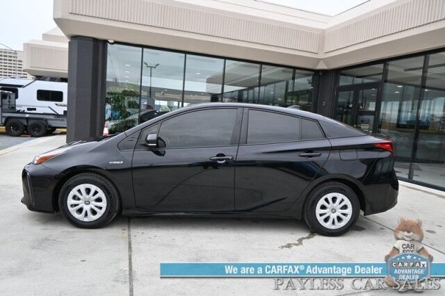 2021 Toyota Prius L Eco Hybrid / Power Mirrors, Windows & Locks / Forward Collision & Lane Departure Alert / Bluetooth / Backup Camera / Cruise Control / Keyless Entry & Start / LED Headlights / 58 MPG / 1-Owner Anchorage AK