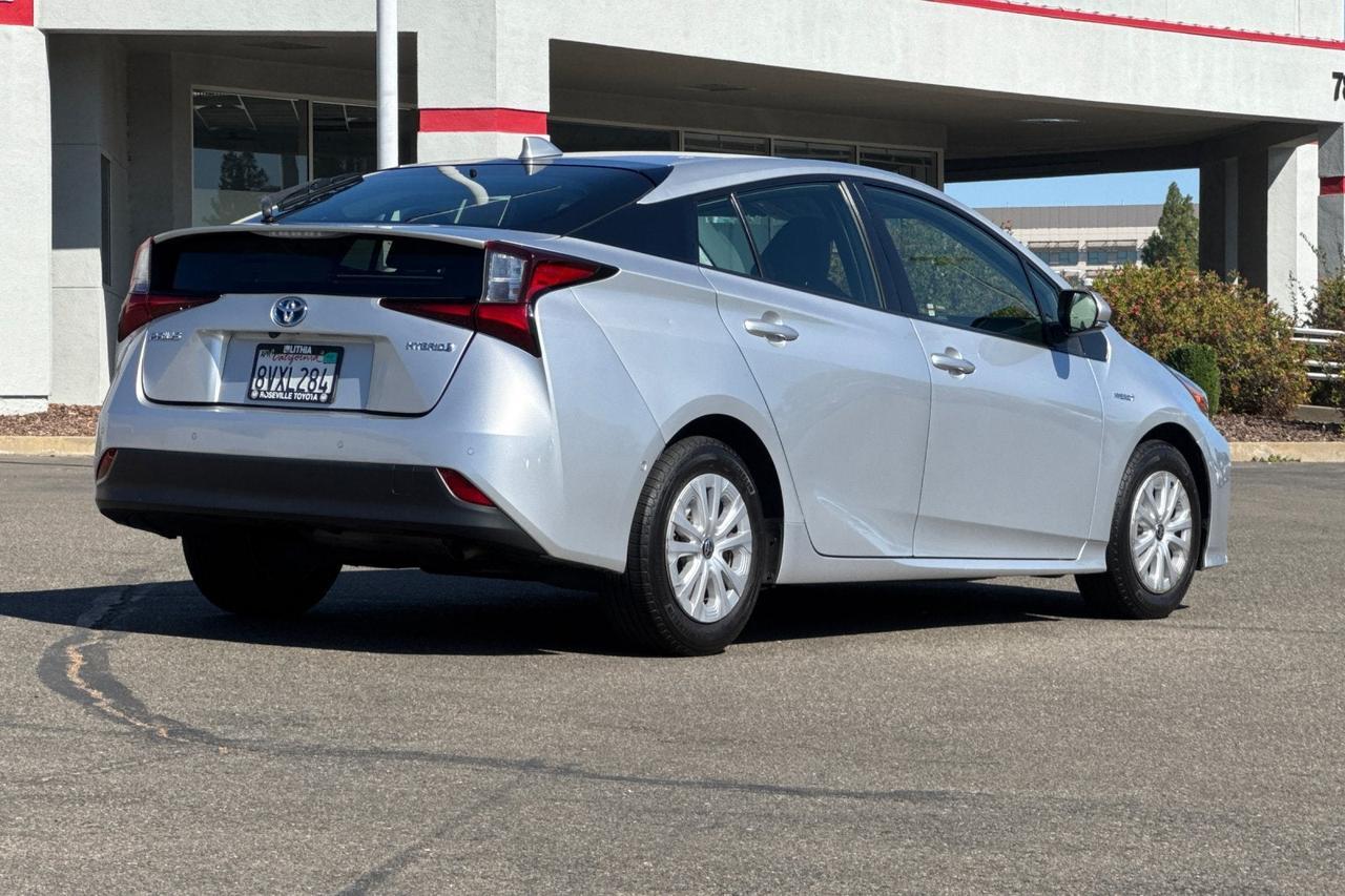 2021 Toyota Prius LE