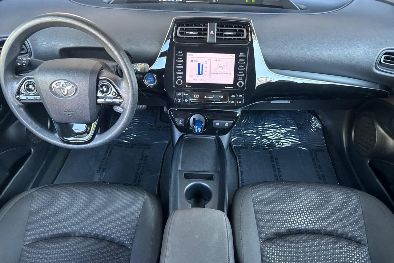 2021 Toyota Prius LE