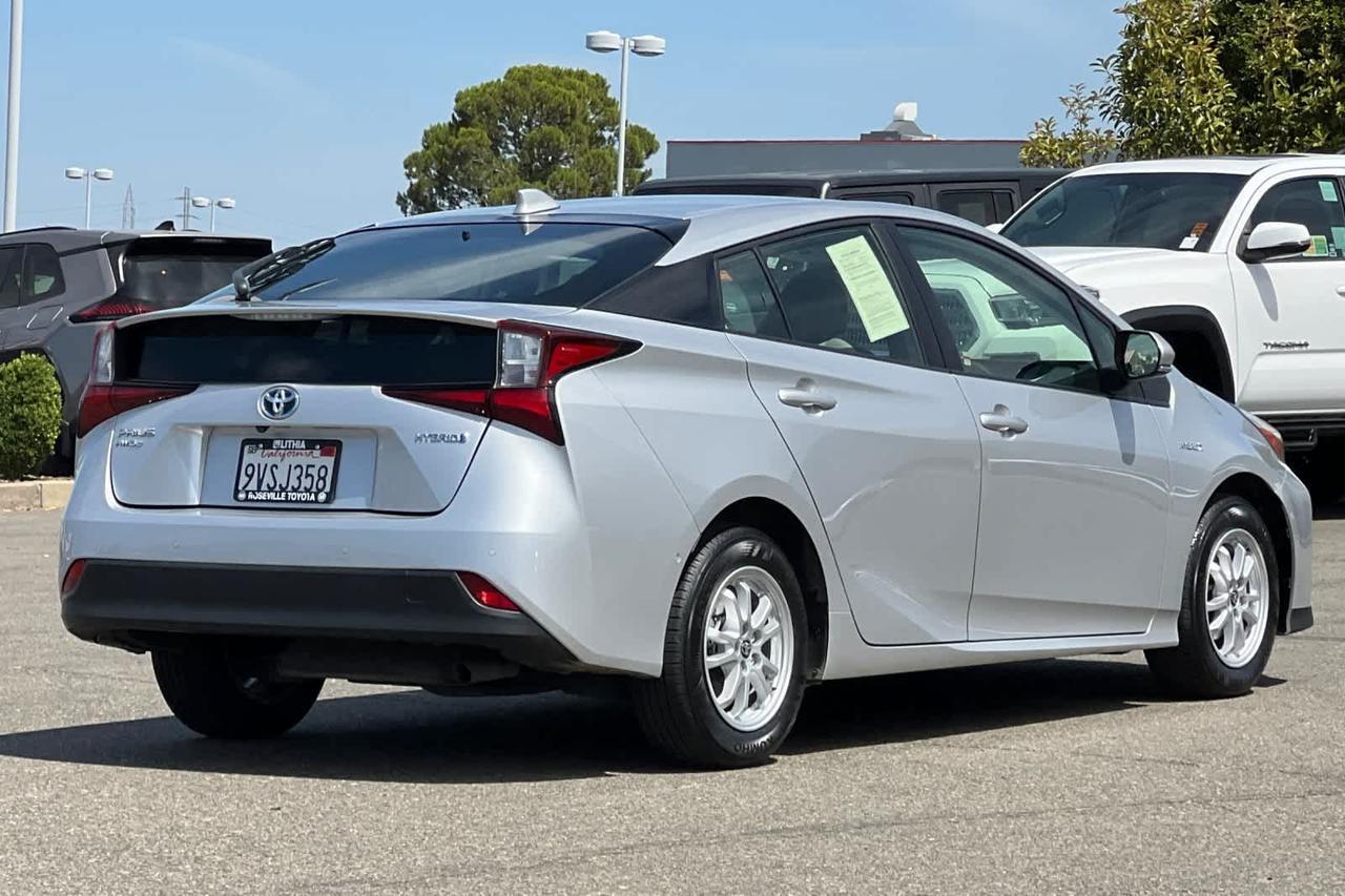 2021 Toyota Prius LE