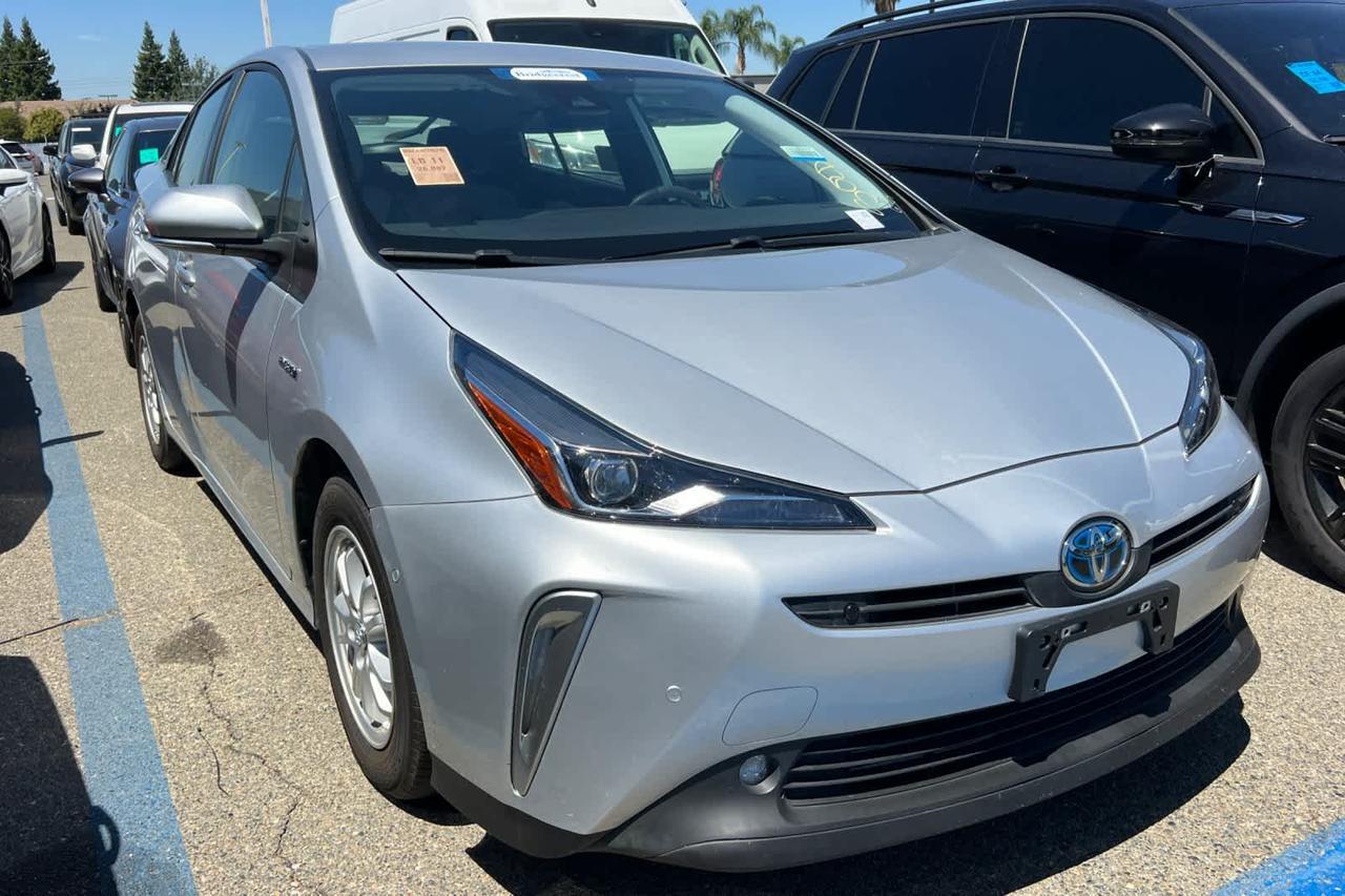 2021 Toyota Prius LE