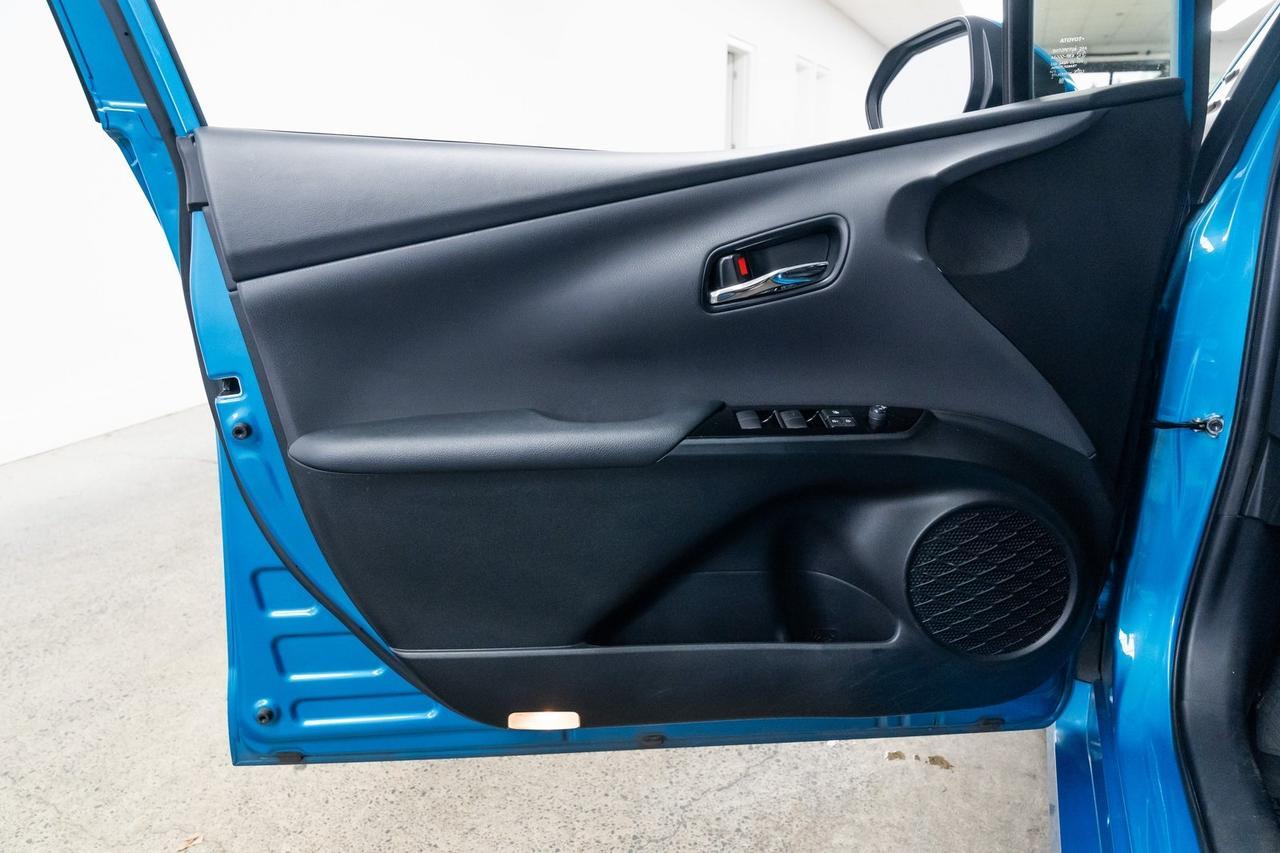 2021 Toyota Prius Prime LE 1 Owner Heated Seats Back-Up Camera Portland OR