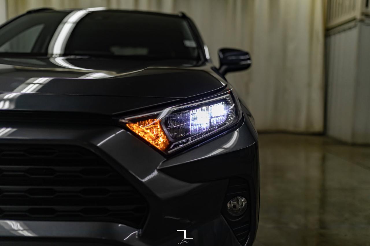 2021 Toyota RAV4 AWD XLE Leather Roof BCam Red Deer AB