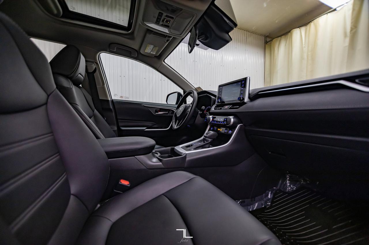 2021 Toyota RAV4 AWD XLE Leather Roof BCam Red Deer AB