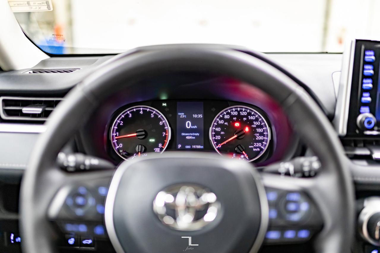 2021 Toyota RAV4 AWD XLE Leather Roof BCam Red Deer AB