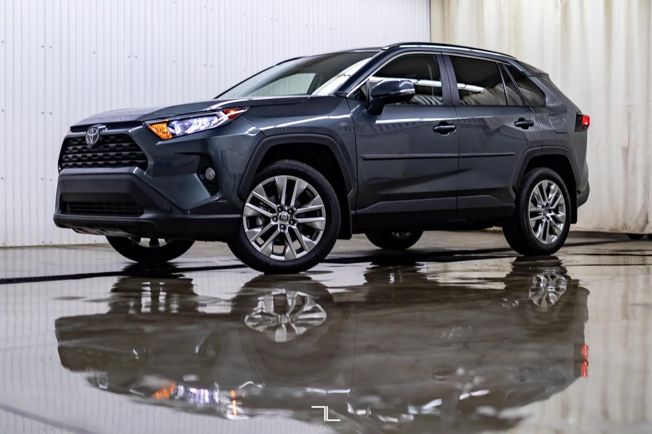 2021 Toyota RAV4 AWD XLE Leather Roof BCam Red Deer AB