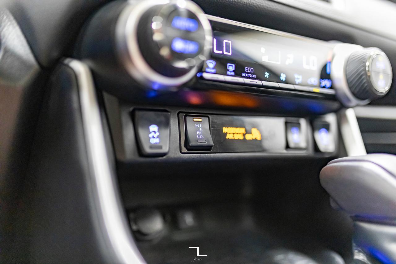 2021 Toyota RAV4 AWD XLE Leather Roof BCam Red Deer AB