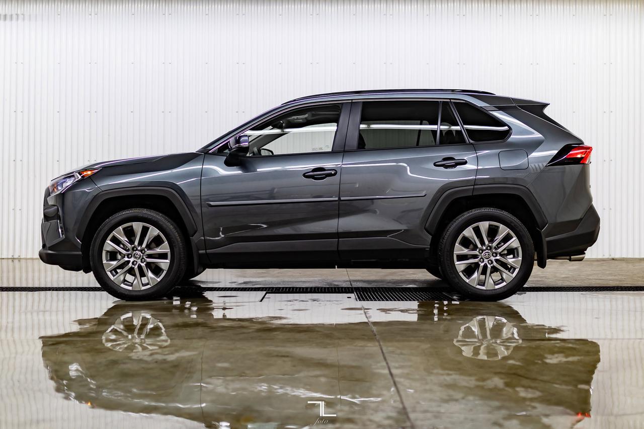 2021 Toyota RAV4 AWD XLE Leather Roof BCam Red Deer AB